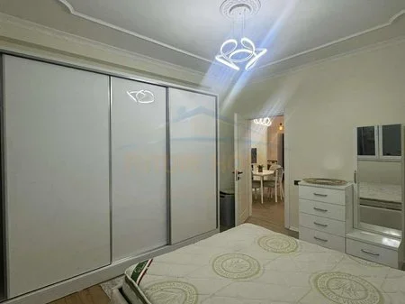 Tirane, jepet me qera apartament 1+1 Kati 3, 600 € 