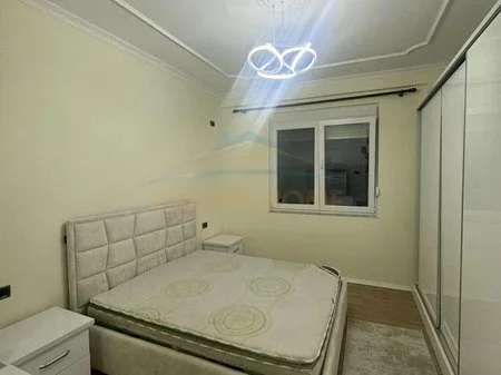 Tirane, jepet me qera apartament 1+1 Kati 3, 600 € 