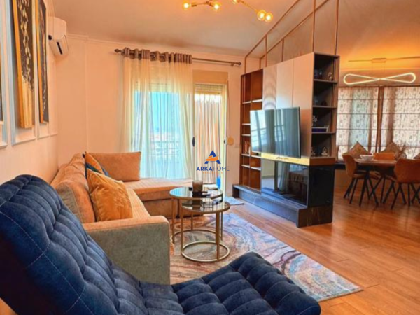 Tirane, jepet me qera apartament 1+1+Ballkon Kati 3, 82 m² 600 € (FRESKU)