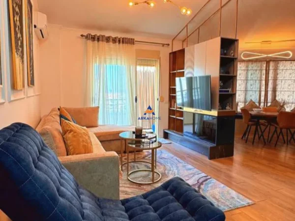 Tirane, jepet me qera apartament 1+1+Ballkon Kati 3, 82 m² 600 € (FRESKU)