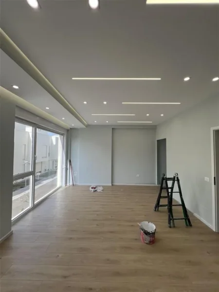 Tirane, jepet me qera ambjent biznesi Kati 0, 200 m² 1.400 € (FARKE)