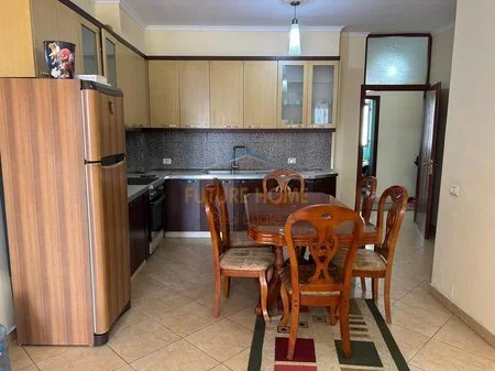 Tirane, jepet me qera apartament 2+1 Kati 6, 113 m² 470 € 