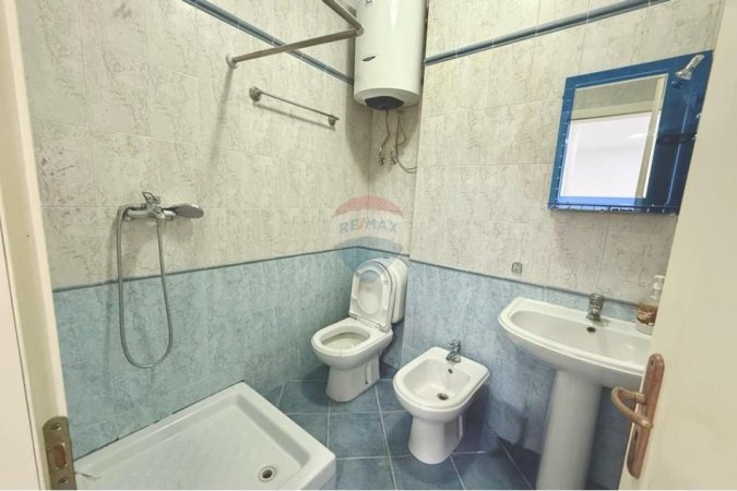 Tirane, jepet me qera zyre Kati 1, 70 m² 600 € (Rruga Sami Frashëri, Tiranë)