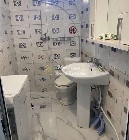 Tirane, jepet me qera garsonier Kati 2, 40 m² 200 € (Yrshek)