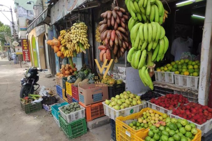 Tirane, shitet dyqan Kati -1, 50 m² 200.000 € (BULEVARDI GJERGJ FISHTA)