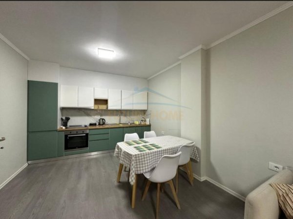 Tirane, jepet me qera apartament 1+1 Kati 1, 75 m² 500 € (Rruga 5 maji)