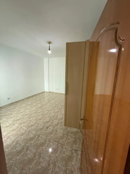 Tirane, shitet apartament 3+1+Ballkon Kati 3, 124 m² 248.000 € (Komuna e Parisit)