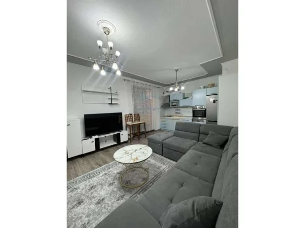 Tirane, jepet me qera apartament 2+1 Kati 6, 75 m² 550 € (Rruga Asim Vokshi)