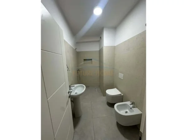 Tirane, shitet apartament 1+1 Kati 7, 88 m² 149.000 € (kompleksi i ri Jolla 2, në zonën e Unazës së Re)