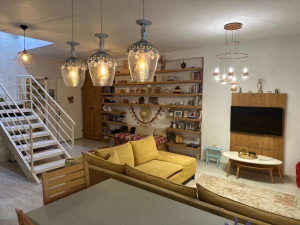 Tirane, shitet duplex 2+1 Kati 4,5, 134 m² 175.000 € (Astir)