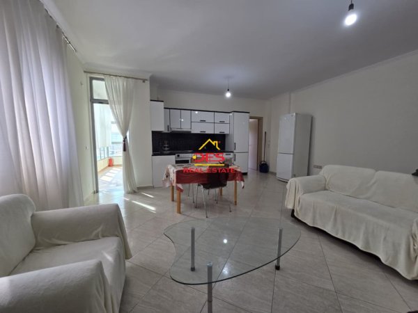 Vlore, jepet me qera apartament 1+1+Ballkon Kati 5, 120 m² 400 € (Rruga Mis Durhan)