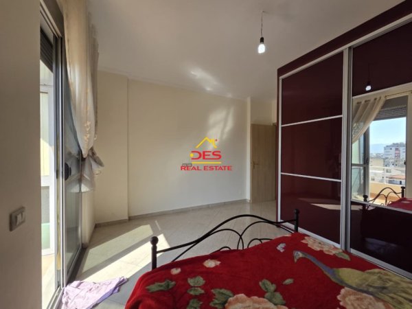 Vlore, jepet me qera apartament 1+1+Ballkon Kati 5, 120 m² 400 € (Rruga Mis Durhan)