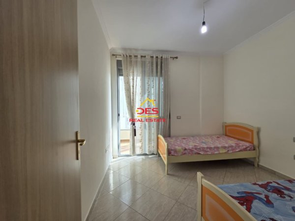 Vlore, jepet me qera apartament 1+1+Ballkon Kati 5, 120 m² 400 € (Rruga Mis Durhan)