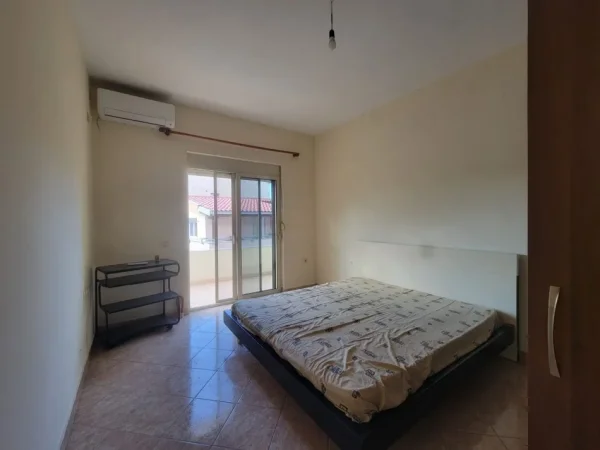 Tirane, jepet me qera apartament 1+1+Ballkon Kati 3, 81 m² 450 € (Vilat Gjermane)
