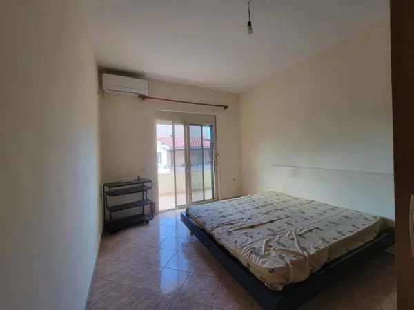 Tirane, jepet me qera apartament 1+1+Ballkon Kati 3, 81 m² 450 € (Vilat Gjermane)