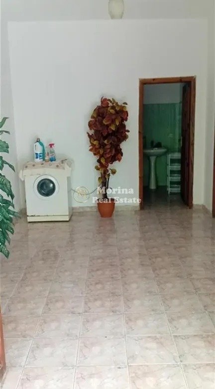 Tirane, jepet me qera shtepi 2+1 Kati 1, 200 m² 400 € (Rruga Ramazan Bogdani)