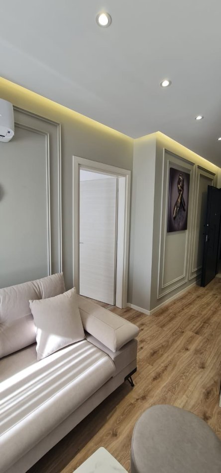 Tirane, jepet me qera apartament 1+1 Kati 5, 65 m² 550 € 