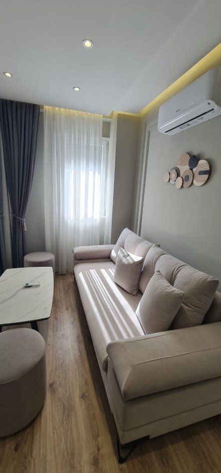 Tirane, jepet me qera apartament 1+1 Kati 5, 65 m² 550 € 