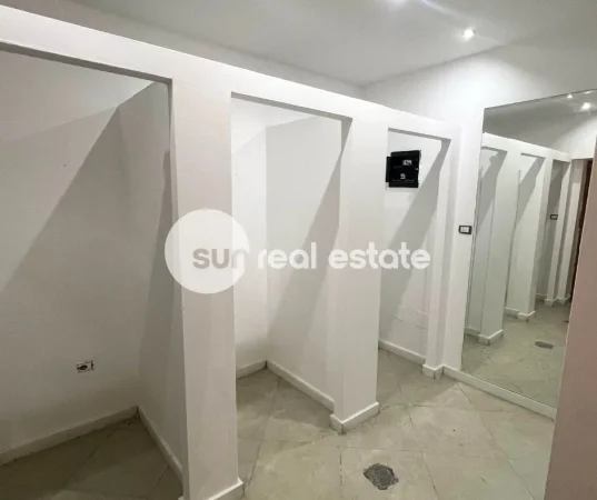 Shkoder, shitet ambjent biznesi Kati -1, 100 m² 130.000 € (QENDER)