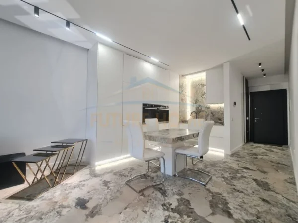 Tirane, jepet me qera apartament 1+1 Kati 3, 77 m² 1.200 € (Liqeni thate)