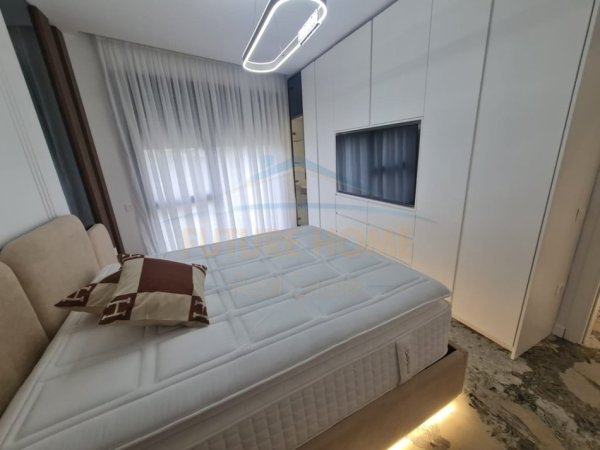 Tirane, jepet me qera apartament 1+1 Kati 3, 77 m² 1.200 € (Liqeni thate)