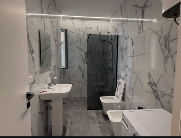 Tirane, shitet apartament 2+1 Kati 3, 124 m² 265.000 € 