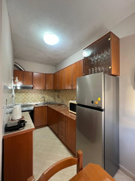 Tirane, jepet me qera apartament 2+1+Aneks+Ballkon Kati 5, 100 m² 800 € 