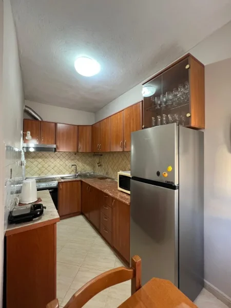 Tirane, jepet me qera apartament 2+1+Aneks+Ballkon Kati 5, 100 m² 700 €