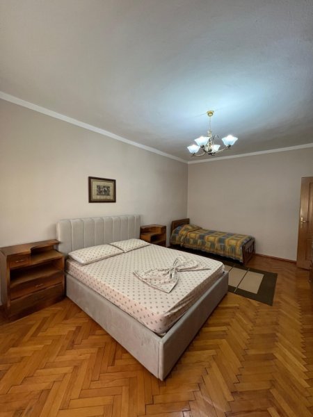 Tirane, jepet me qera apartament 2+1+Aneks+Ballkon Kati 5, 100 m² 800 € 