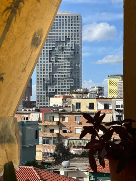 Tirane, jepet me qera apartament 2+1+Aneks+Ballkon Kati 5, 100 m² 700 €