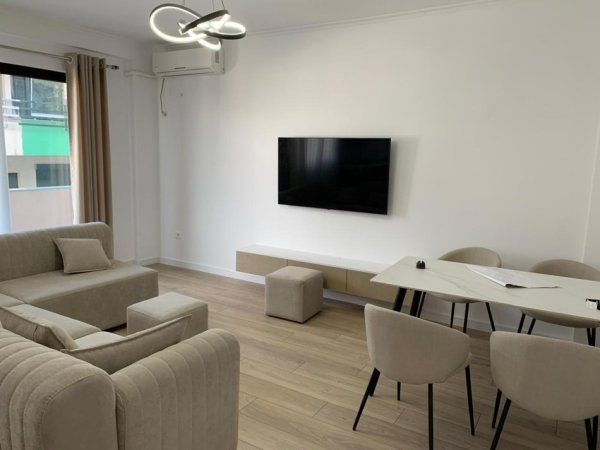Tirane, jepet me qera apartament 2+1 Kati 2, 100 m² 800 € (Kodra e Diellit)