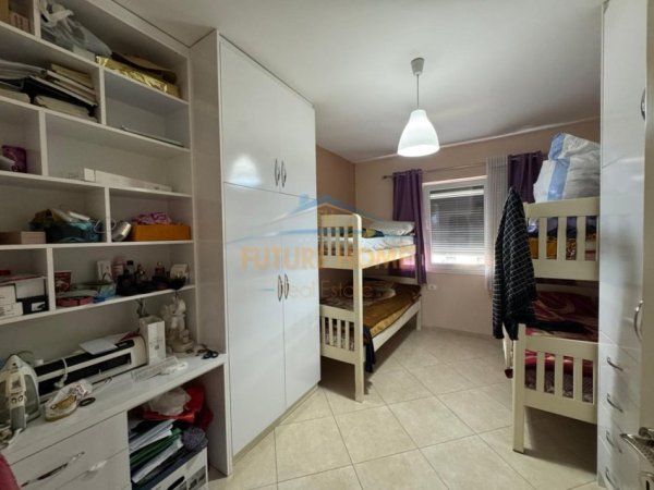 Tirane, jepet me qera apartament 2+1+Ballkon Kati 2, 103 m² 550 € (Unaza e Re)