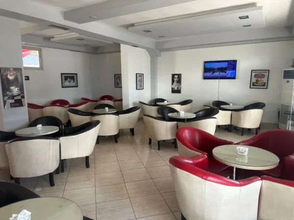 Tirane, jepet me qera lokal Kati 0, 160 m² 1.500 € (lokal me qera - don bosko)