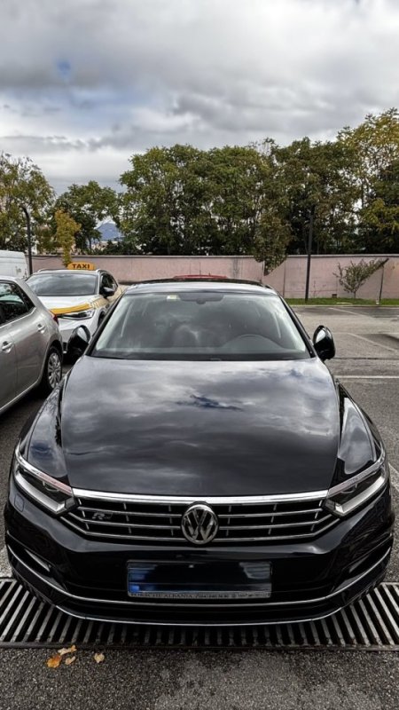Tirane, shes makine Volkswagen Nafte, e zeze automatik Klima 105 km 23.800 €