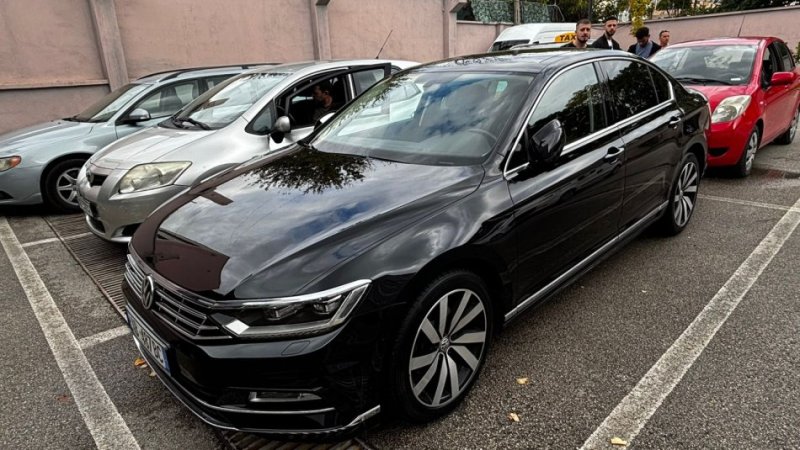 Tirane, shes makine Volkswagen Nafte, e zeze automatik Klima 105 km 23.800 €