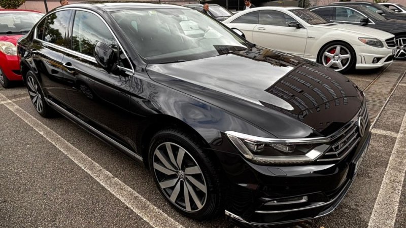 Tirane, shes makine Volkswagen Nafte, e zeze automatik Klima 105 km 23.800 €