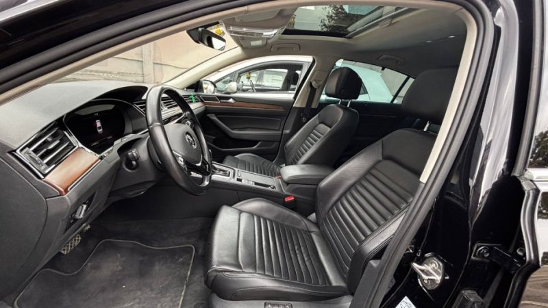 Tirane, shes makine Volkswagen Nafte, e zeze automatik Klima 105 km 23.800 €