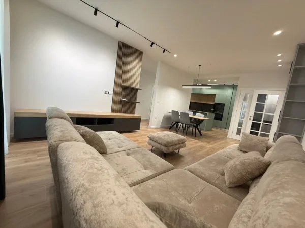 Tirane, shitet apartament 2+1 Kati 3, 124 m² 265.000 € (Ish Fusha e Aviacionit)