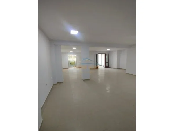 Tirane, shitet ambjent biznesi Kati 0, 90 m² 179.000 € (Kopshti Botanik)