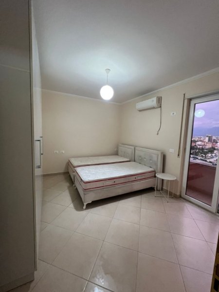 Tirane, jepet me qera apartament 1+1 Kati 8, 70 m² 500 € 