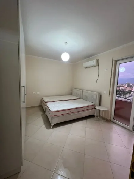 Tirane, jepet me qera apartament 1+1 Kati 8, 70 m² 500 € 