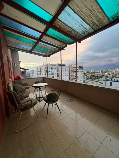 Tirane, jepet me qera apartament 1+1 Kati 8, 70 m² 500 € 