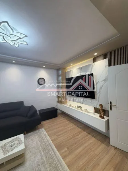 Vlore, shitet apartament 1+1+Ballkon Kati 1, 54 m² 