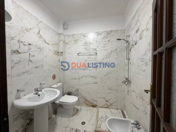 Tirane, jap me qera zyre Kati 4, 178 m² 1.700 € (Sheshi willson)