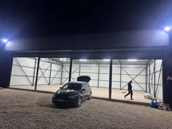 Shqiperi, jepet me qera magazine Kati 0, 200 m² 1.500 € (TUFINE)