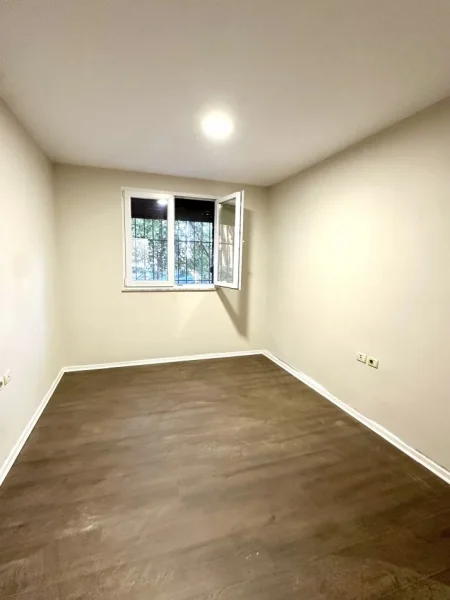 Tirane, jepet me qera apartament 2+1+Aneks+Ballkon Kati 1, 80 m² 450 € (Fusha e aviacionit)