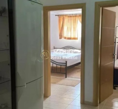 Tirane, jepet me qera apartament 3+1 Kati 7, 120 m² 750 € (Rruga Rrapo Hekali)