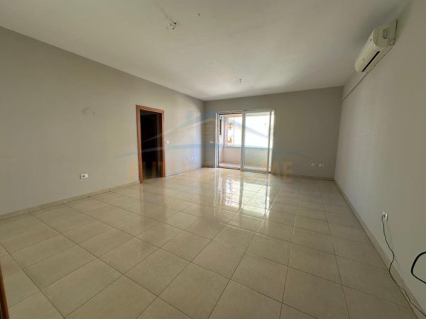 Tirane, jepet me qera apartament 3+1+Ballkon Kati 5, 107 m² 1.550 € (Rruga e Bogdaneve, Tirane)