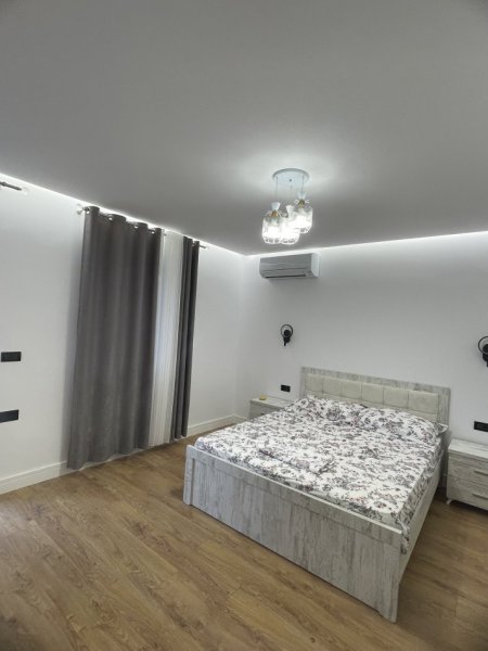 Durres, jepet me qera apartament 1+1 Kati 3, 70 m² 400 € (Rruga Pavarsia Durres)