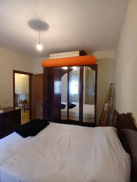 Tirane, jepet me qera apartament 1+1 Kati 6, 61 m² 400 € (Rruga Xhanfizde Keko)